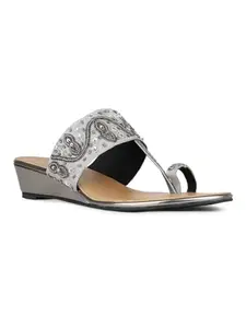 Inc.5 Womens Pewter Party Wear Printed Round Toe Wedges Heel Sandals