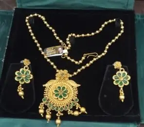 Traditional Gold-Plated Necklace Set with Earrings
