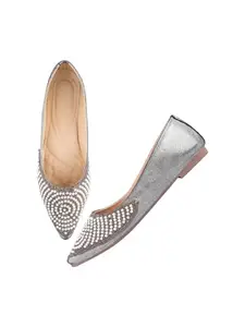 TRYME Designer Voguish Stunning Emboidery with Stone Work Mojari Ethnic Jutti Ravishing Attractive Design For Womens & Girls