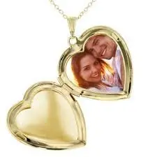 Memoir Gold plated, Heart shape ,openable Photo pendant, Fashion jewellery from Memoir