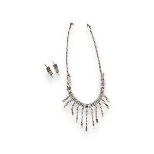 Women's Alloy Stylish Latest Tear Drop Design Necklace (Silver)