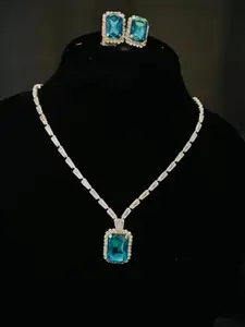 Blue necklace set for women styli