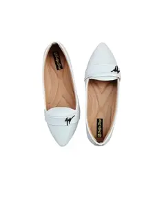 Women's Slip-On Loafers with Comfort (White, 6)