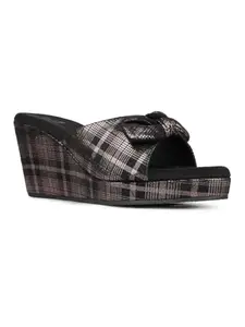 Inc.5 Womens Black Printed Cross Strap Party Wear Wedge Heel Sandals