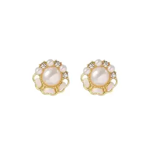 Yu Fashions Pearl High Fashion Crystal Korean earrings Stud Pair