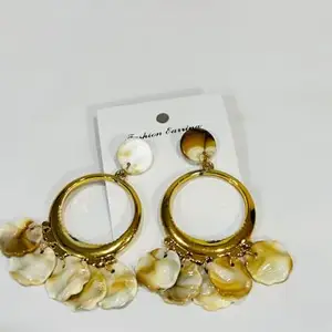 Statement Drop Earrings, Gold-Plated Hoops with Red Petals, Fashion Dangle Earrings for Women (beige)