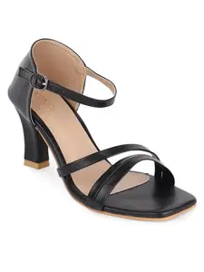 Iconics Women Sandal,Black,UK-7