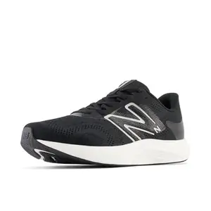 New Balance Mens PRO Run Running Shoe, Black (001), 8 UK