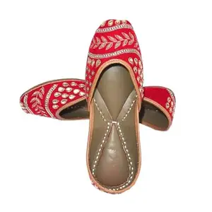 Women's Ethnic Red and Silver Embroidered Punjabi Jutti (5)
