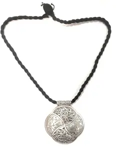 Ritzy Geometric Designer Pendant Chain Necklace Adjustable Dori For Women Girl