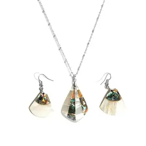 Gempro Abalone Chain Pendant Set for Women A Unique Jewelry Piece with Iridescent Beauty Stylish & Lightweight Accessory Gift for Birthdays, Anniversaries & Special Occasions