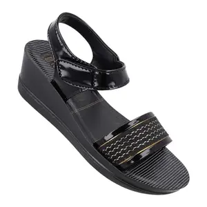 WALKAROO WL7848 Womens Fashion Sandals Dailywear and Regular use - Black