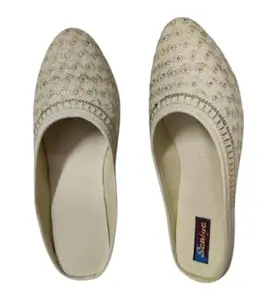 Elegant Women's Ethnic Jutti/Mojari – Handcrafted Slip-On Flats for Casual (of White, UK Footwear Size System, Adult, Women, Numeric, Medium, 9)
