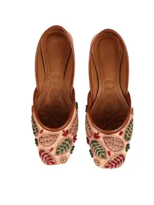 CHINRAAG Women Embellished Ethnic Mojaris Flats