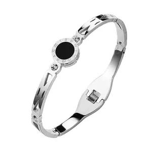 MYKI Drenched in beauty Stylish Roman Numbers Bracelet