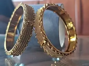 KH Gold-Plated Slip-On Bangles for Women,Traditional Gold Plated Bracelet Bangles Set for Girls and Women (2.6)