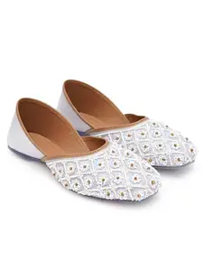 Retro Walk Square Toe Ethnic Embellished Mojaris (MJ001_White)