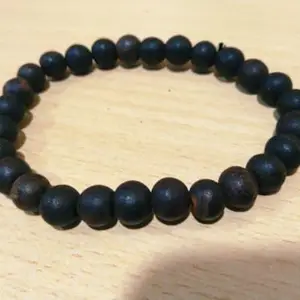 Retrend Design® Stunning Ram Tulsi Bracelet Natural Tulsi Bracelet 8Mm Round Beads Black Basil Stretchable Black Tulsi Bracelet for Men Women Tulsi Bracelet Original Certified काली तुलसी का ब्रेसलेट