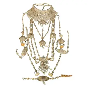 Traditional Indian Bridal Jewellery Set, Gold-Plated Copper, Choker Necklace with Pearl Drops and Matching Accessories