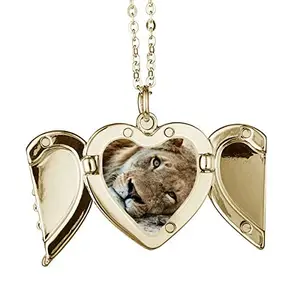 no/no m Animal Lion Folded Wings Peach Heart Pendant Necklace