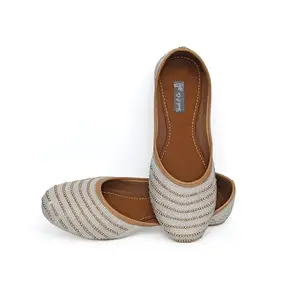 Yash&co. Women Mojari with Beads Pearls and Stones | Hand Crafted Women Jutti | Women Ethnic and Traditional Mojari Jutti | Elegant and Comfortable Jutti Bellies (Size,10) White