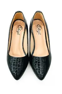 Elytt Women's Crocodile-Textured Pointed Toe Pumps | Elegant Slip-On Formal Office Heels | Stylish Faux Leather Shoes (Black, UK Footwear Size System, Adult, Women, Numeric, Medium, 8)