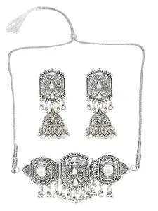 Elegant Round Leaf Choker Necklace for Women – Traditional Indian Jewelry with Intricate Detailing and Contemporary Style for Festive Occasions and Everyday Wear