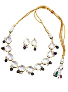 A V FASHION - Traditional Style Gold Plated Kundan & Beads Choker Necklace Set With Earring Jewellery Set For Women Black Colour (Same as shown in iamge)