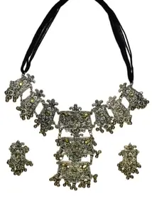 PIALI Metal Necklace with earings glass