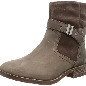 Clarks Women's 26161979 Brown Leather Ankle Boot