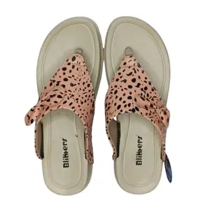 Women's Beautiful Design Anti Skid Lightweight EVA Sole Fashion Slipper (Peach-9)