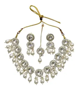 Kundan and necklace set with stone work and with mang tikka and earings