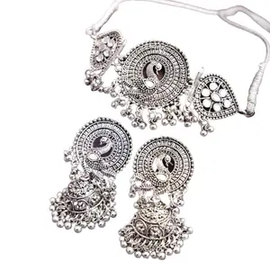 Exquisite Flower Peacock Choker Necklace for Women Intricate Design and Elegant Detailing for Festive Occasions and Everyday Wear