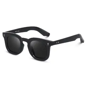 Visit the Peter Jones Store Peter Jones Unisex Square Sunglasses | Full Rim | UV Protection | Lightweight & Durable | Stylish Travel Shades – Model S3819