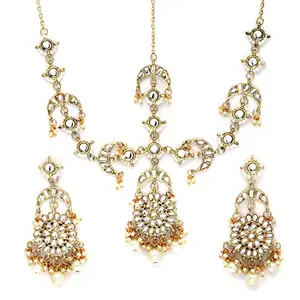 Karatcart Gold Plated Floral Kundan Earring and Mathapatti Set for Women