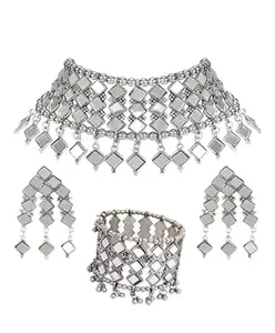 Elegant Mirror-Embedded Choker Necklace with Intricate Detailing for Women – Statement Jewelry for Special Occasions
