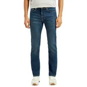 Visit the Levi's Store Levi's Men's 505 Straight Fit Mid Rise Jeans