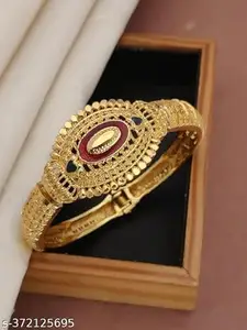 Beautiful bracelet for girls and women in gold plating| design - 1532 stylish and beautiful design Bracelets