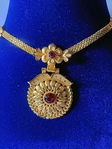 Traditional Gold-Plated Necklace with Ruby Red Crystal, Floral Pendant Design, Mesh Chain