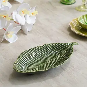 PURE HOME + LIVING Pure Home and Living, Ceramic Decorative Leaf Plate (1 Piece, 31x15x4 cm)