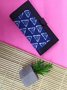 Laxmi Narayan Distributor Women Frame Wallet Size 9X4.5 inch.Two Main Compartment Six Card Holders. Made up of Vegan Leather n Cotton Fabric. Keychain,Money and Cards