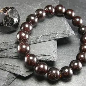 LKBEADS Natural Almandine Garnet 10mm Round Shape Smooth Cut Beads 8 inch Stretchable Bracelet for Men & Women|STBR_RR_00231_80