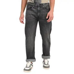 Visit the Levi's Store Levi's Men's 505 Straight Fit Mid Rise Jeans
