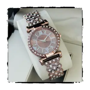Visit the styledose Store styledose Luxury Dial with Roman Marker in Diamond Studded Round case with brecelet Strap Stylish Quartz Analogue Wrist Watches for Women's & Girls&Miss&Ladies