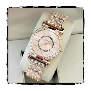 Visit the styledose Store styledose Luxury Dial with Roman Marker in Diamond Studded Round case with brecelet Strap Stylish Quartz Analogue Wrist Watches for Women's & Girls&Miss&Ladies