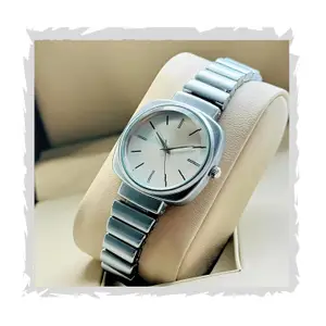 Visit the styledose Store styledose watch's Unique Design Elements (Round face in Square Frame, 5 Color Eddy dials & Belt) Steel Chain Strap Stylish Girls Ladies Fashion Wrist Watches Analog Watch for Women