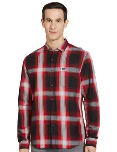 Brand: The Indian Garage Co The Indian Garage Co Men Slim Fit Checkered Full Sleeves Spread Collar Casual Shirt